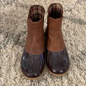 Duck boots